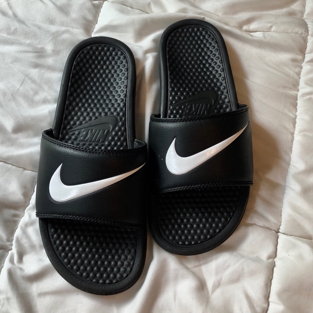 Black Nike slides